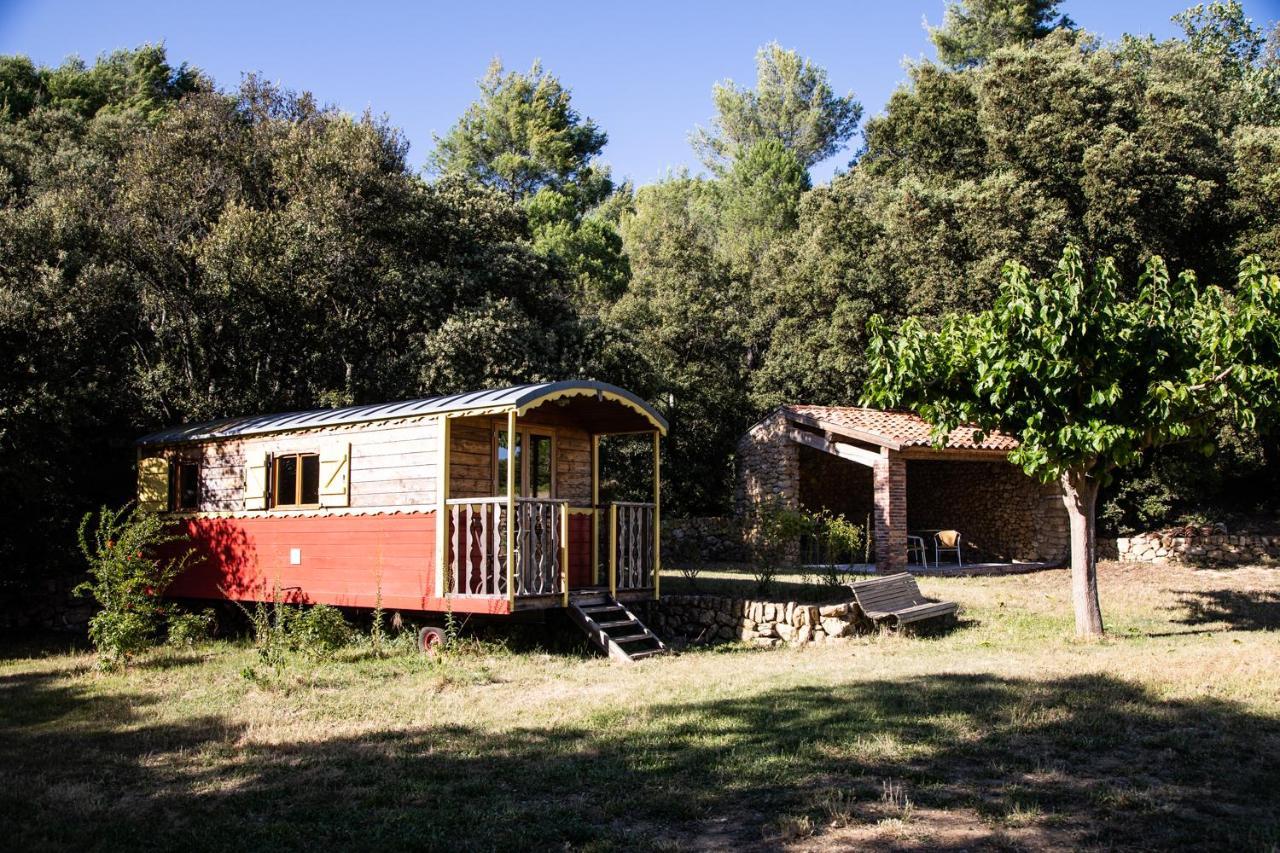 Domaine Les Perpetus La Tour-dʼAigues Exterior foto