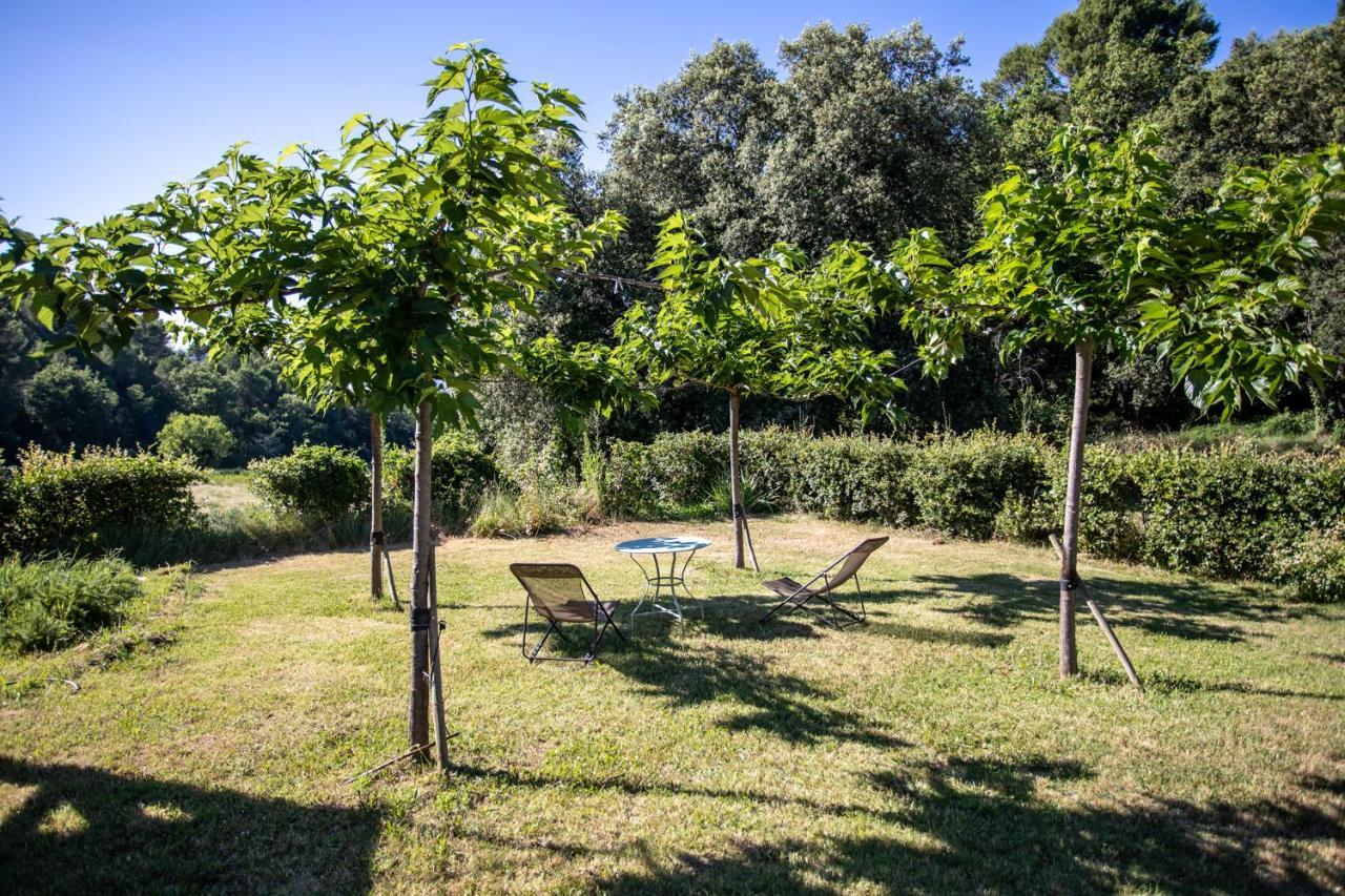 Domaine Les Perpetus La Tour-dʼAigues Exterior foto